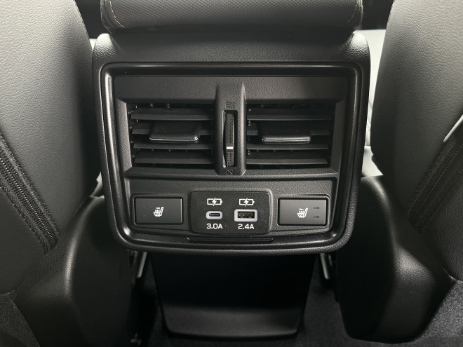 Subaru Forester 2.0i e-boxer Touring Crystal White Pearl