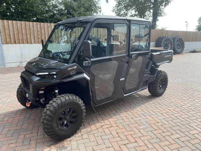 Can-Am SSV Traxter MAX XU HD11 TR ABS Black