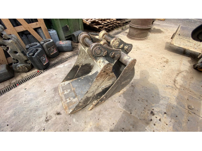 Hyundai 55-9A Excavator c/w 2 buckets