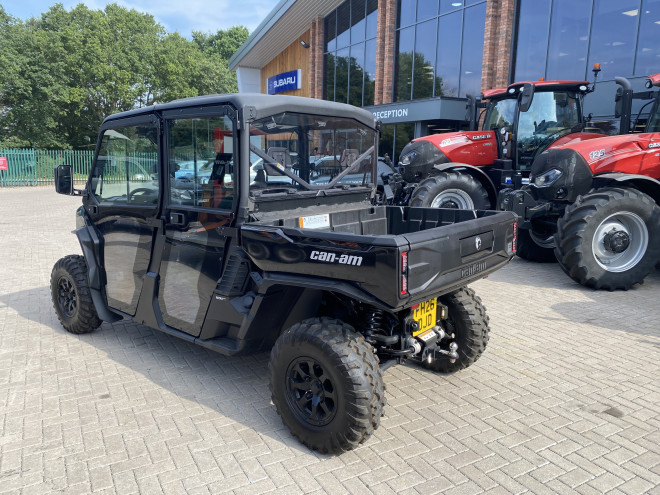 Can-Am SSV Traxter MAX XU HD11 TR ABS Black