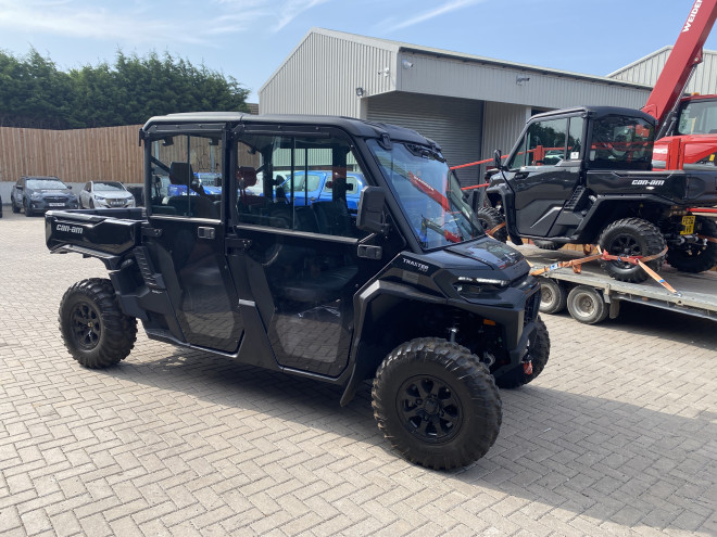 Can-Am SSV Traxter MAX XU HD11 TR ABS Black