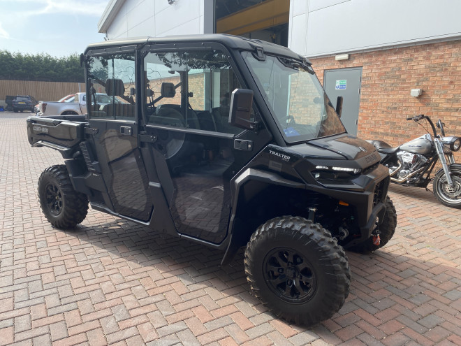 Can-Am SSV Traxter MAX XU HD11 TR ABS Black