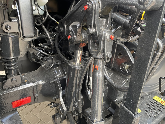 Case IH Farmall 120M