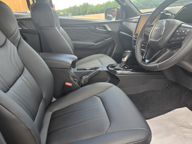 Isuzu DMAX V-Cross 2.2 Automatic Urban Moss
