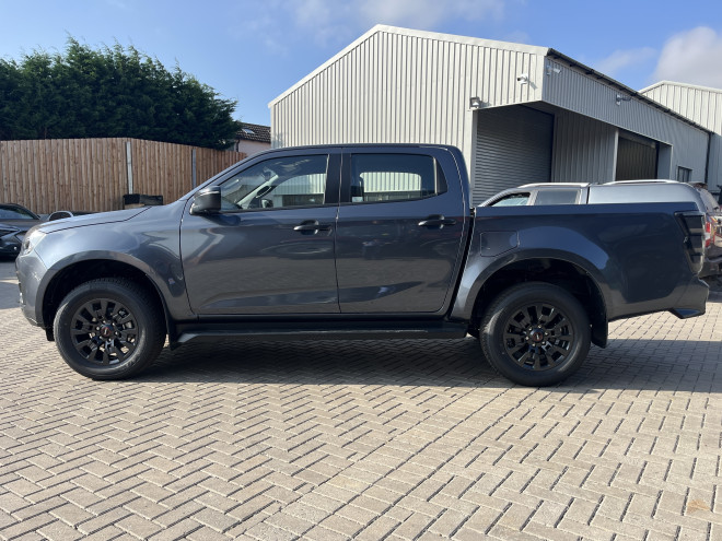 Isuzu D-Max V-Cross 2.2 Auto Obsidian Grey