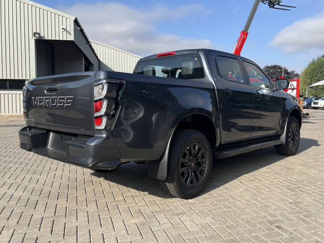 Isuzu D-Max V-Cross 2.2 Auto Obsidian Grey