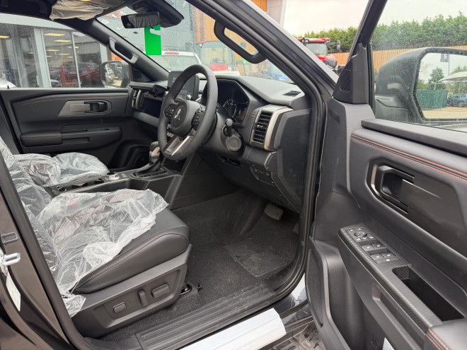 Mitsubishi L200 Barbarian 2.4 Auto Graphite Grey