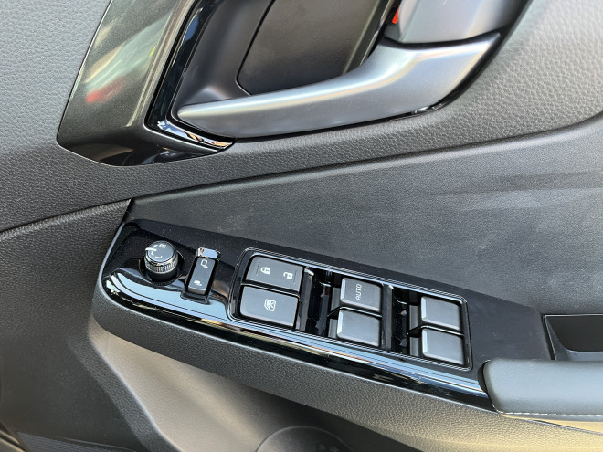 Isuzu D-Max V-Cross 2.2 Auto Obsidian Grey