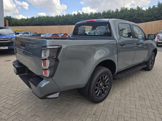Isuzu DMAX V-Cross 2.2 Automatic Urban Moss