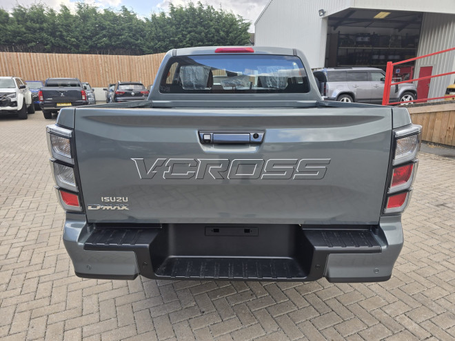 Isuzu DMAX V-Cross 2.2 Automatic Urban Moss
