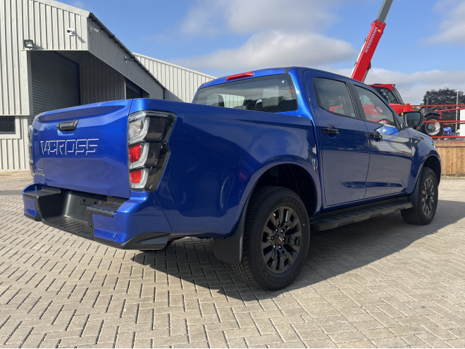 Isuzu D-Max V-Cross 2.2 Auto Biarritz Blue