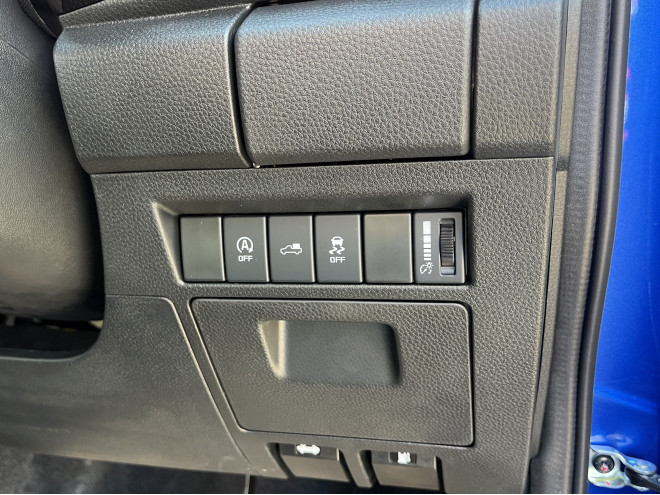 Isuzu D-Max V-Cross 2.2 Auto Biarritz Blue