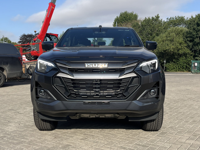 Isuzu D-Max V-Cross 2.2 Auto Obsidian Grey