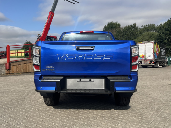 Isuzu D-Max V-Cross 2.2 Auto Biarritz Blue