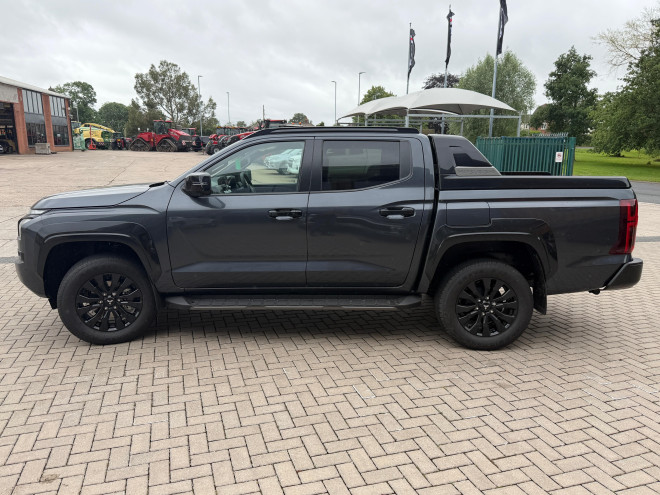 Mitsubishi L200 Barbarian 2.4 Auto Graphite Grey