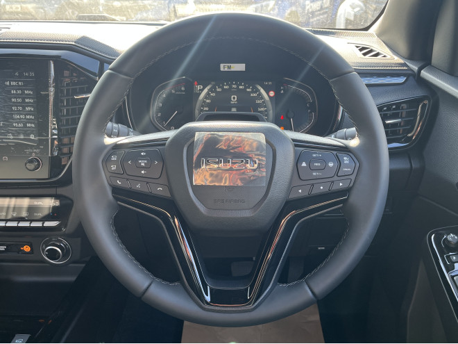 Isuzu D-Max V-Cross 2.2 Auto Obsidian Grey