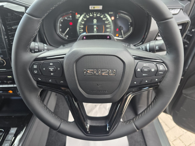 Isuzu DMAX V-Cross 2.2 Automatic Urban Moss