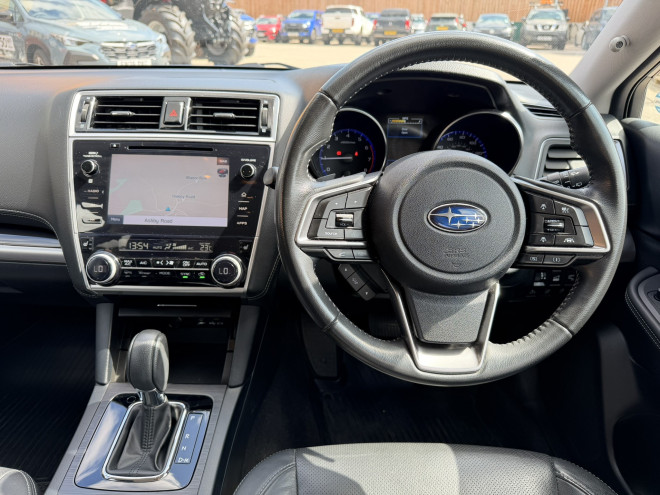 Subaru Outback 2.5i SE Premium 5dr Lineartronic