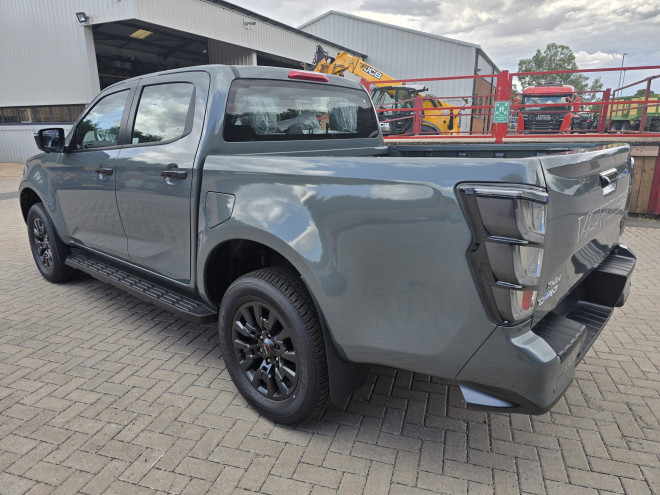 Isuzu DMAX V-Cross 2.2 Automatic Urban Moss