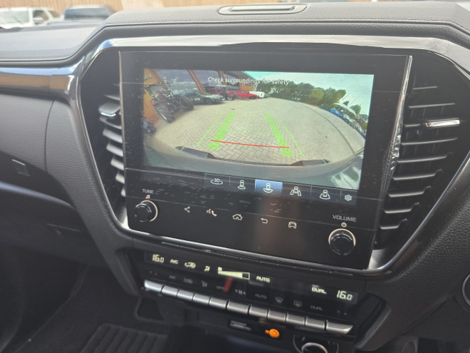 Isuzu DMAX V-Cross 2.2 Automatic Urban Moss