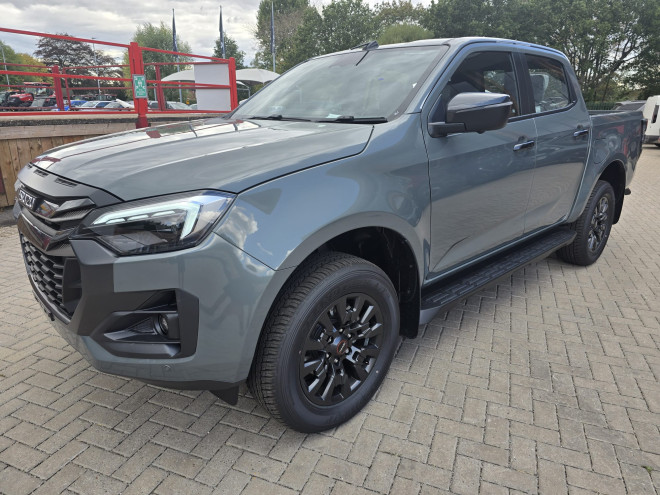 Isuzu DMAX V-Cross 2.2 Automatic Urban Moss