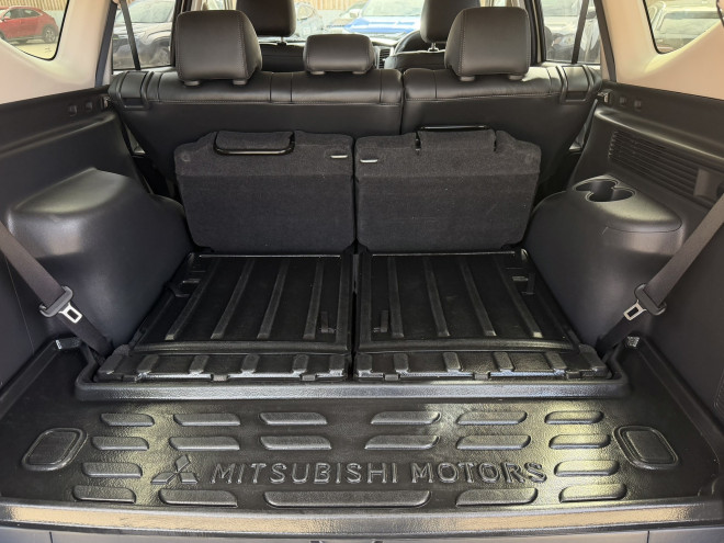 Mitsubishi Shogun Sport 2.4 DI-DC 4 5dr Auto 4WD White