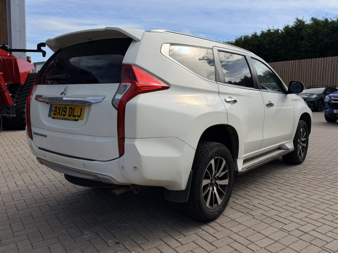 Mitsubishi Shogun Sport 2.4 DI-DC 4 5dr Auto 4WD White