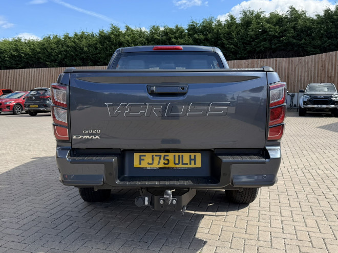 Isuzu D-Max V-Cross Auto Obsidian Grey