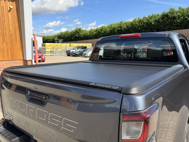 Isuzu D-Max V-Cross Auto Obsidian Grey