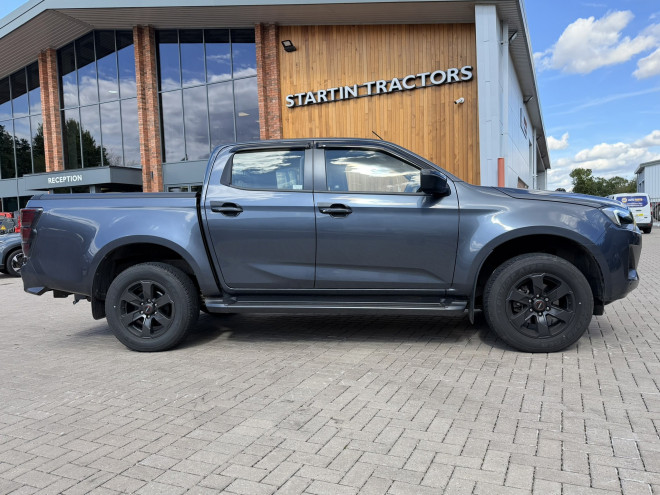 Isuzu D-Max V-Cross Auto Obsidian Grey