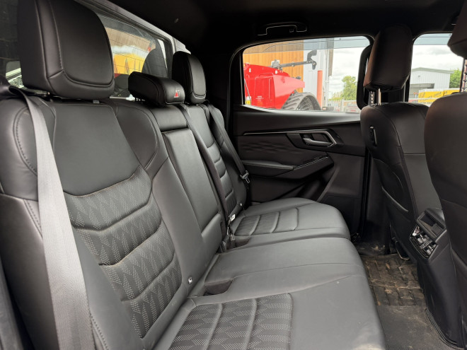 Isuzu D-max 1.9 Arctic Trucks AT35 Double Cab 4x4 Auto Mercury Silver