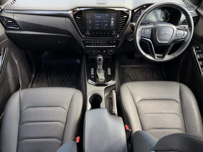 Isuzu D-Max V-Cross Auto Obsidian Grey