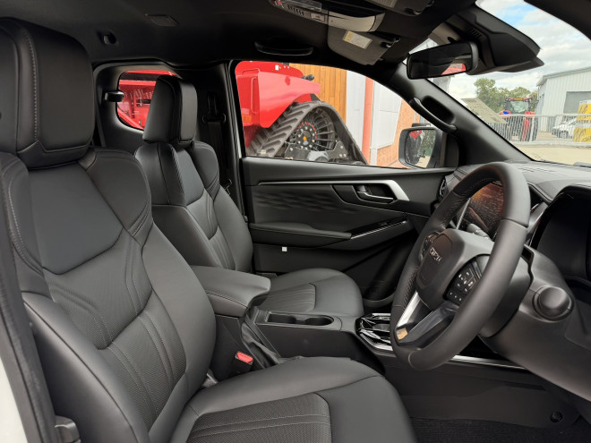 Isuzu D-Max DL40 2.2 Extended Cab Auto Splash White