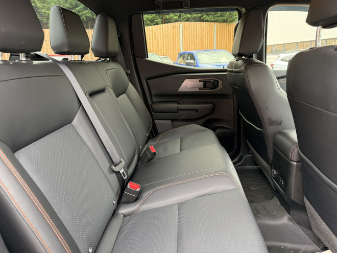 Mitsubishi L200 Barbarian 2.4 Auto Graphite Grey DEMO