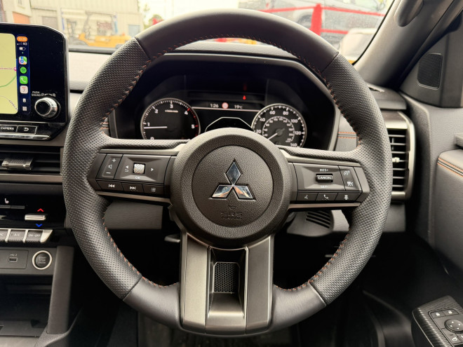 Mitsubishi L200 Barbarian 2.4 Auto Graphite Grey DEMO