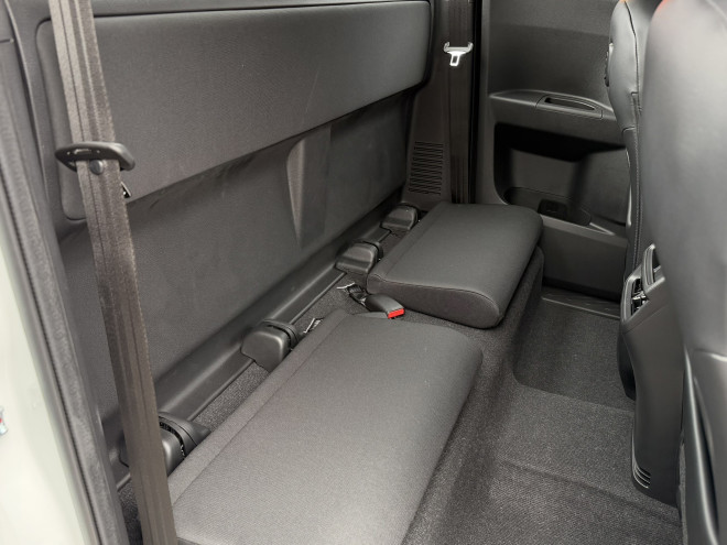 Isuzu D-Max DL40 2.2 Extended Cab Auto Splash White