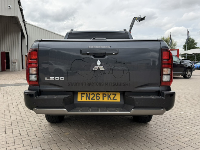 Mitsubishi L200 Barbarian 2.4 Auto Graphite Grey DEMO
