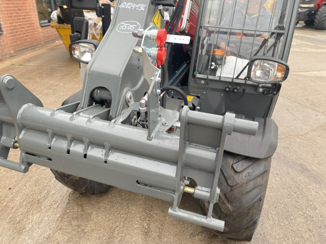 Weidemann T4512 Premium Euro Headstock c/w Pallet tines