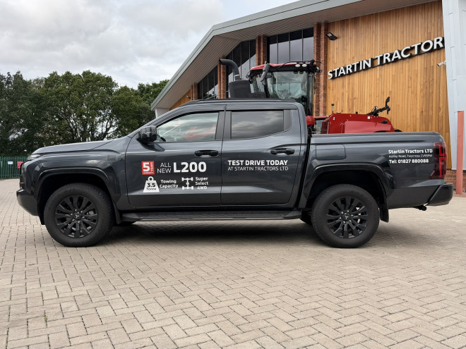 Mitsubishi L200 Barbarian 2.4 Auto Graphite Grey DEMO