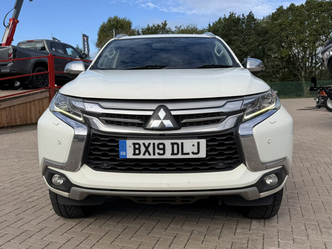 Mitsubishi Shogun Sport 2.4 DI-DC 4 5dr Auto 4WD White