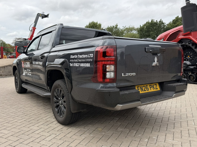 Mitsubishi L200 Barbarian 2.4 Auto Graphite Grey DEMO