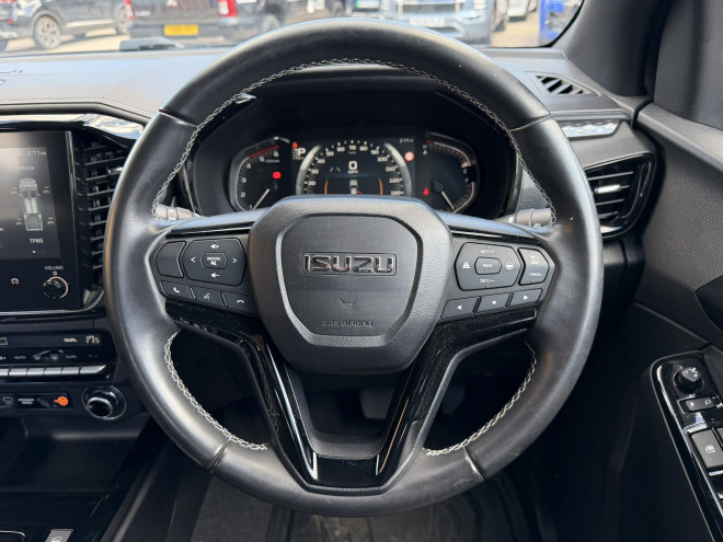 Isuzu D-Max V-Cross Auto Obsidian Grey