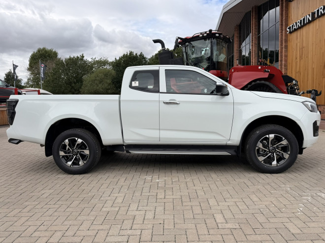 Isuzu D-Max DL40 2.2 Extended Cab Auto Splash White