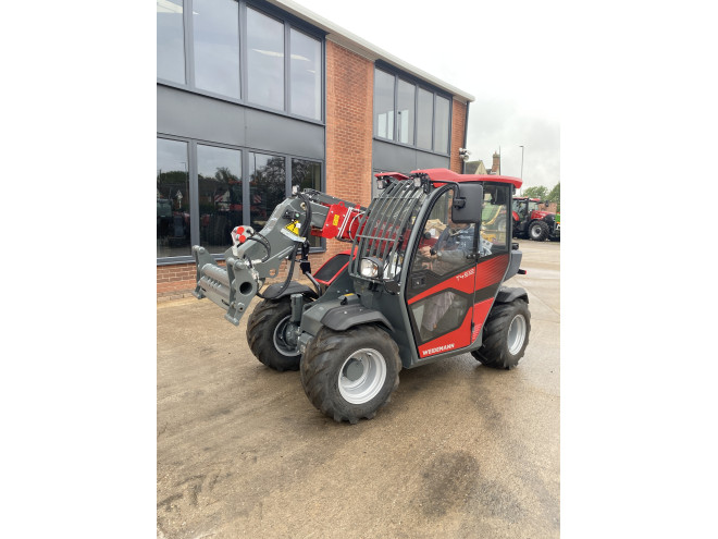 Weidemann T4512 Premium Euro Headstock c/w Pallet tines