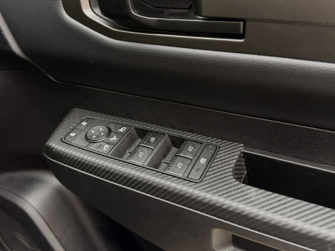 Mitsubishi L200 Barbarian 2.4 Auto Graphite Grey DEMO