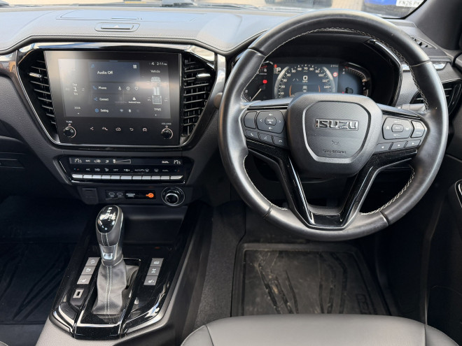 Isuzu D-Max V-Cross Auto Obsidian Grey