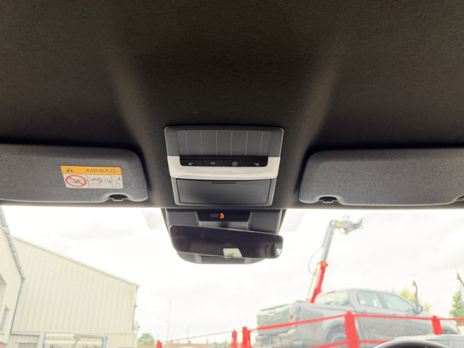 Mitsubishi L200 Barbarian 2.4 Auto Graphite Grey DEMO