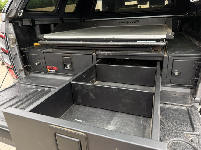 Isuzu D-max 1.9 Arctic Trucks AT35 Double Cab 4x4 Auto Mercury Silver