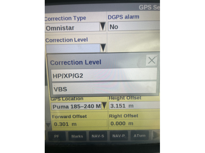 372 Case Trimble Antenna level 2 with Nav 3 controller