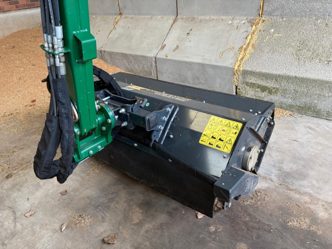 Spearhead Twiga S60 Classic comes with Mini Pilot Control 1.5m Head Hydraulic Roller